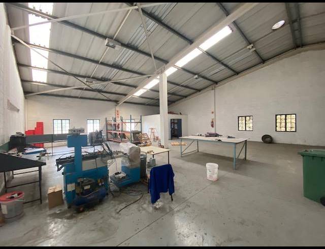 330M² WAREHOUSE TO LET IN GLEN ANIL